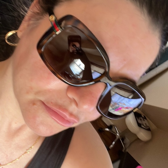 Gucci sun glasses - Picture 6 of 6